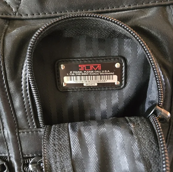 Tumi Black Leather Expandable Laptop Bag - Picture 2 of 13